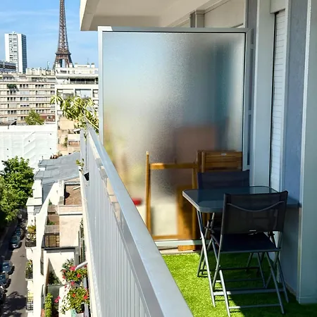 My Eiffel Tower View Апартаменты