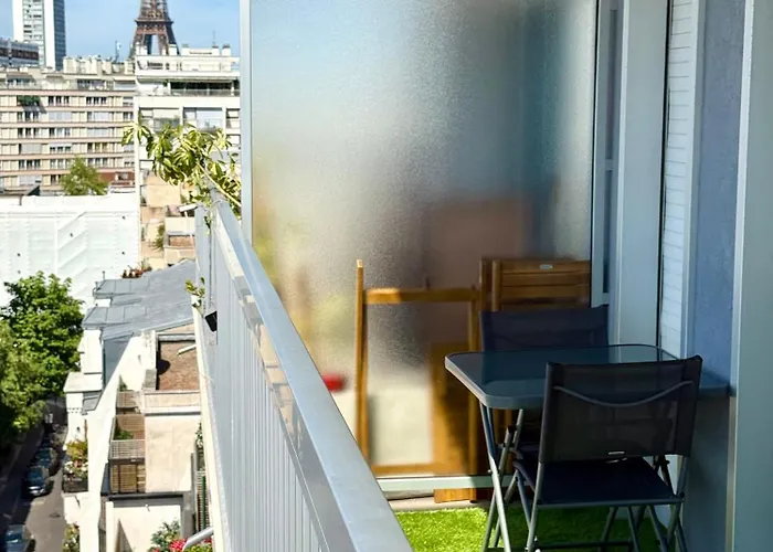 My Eiffel Tower View Apartament